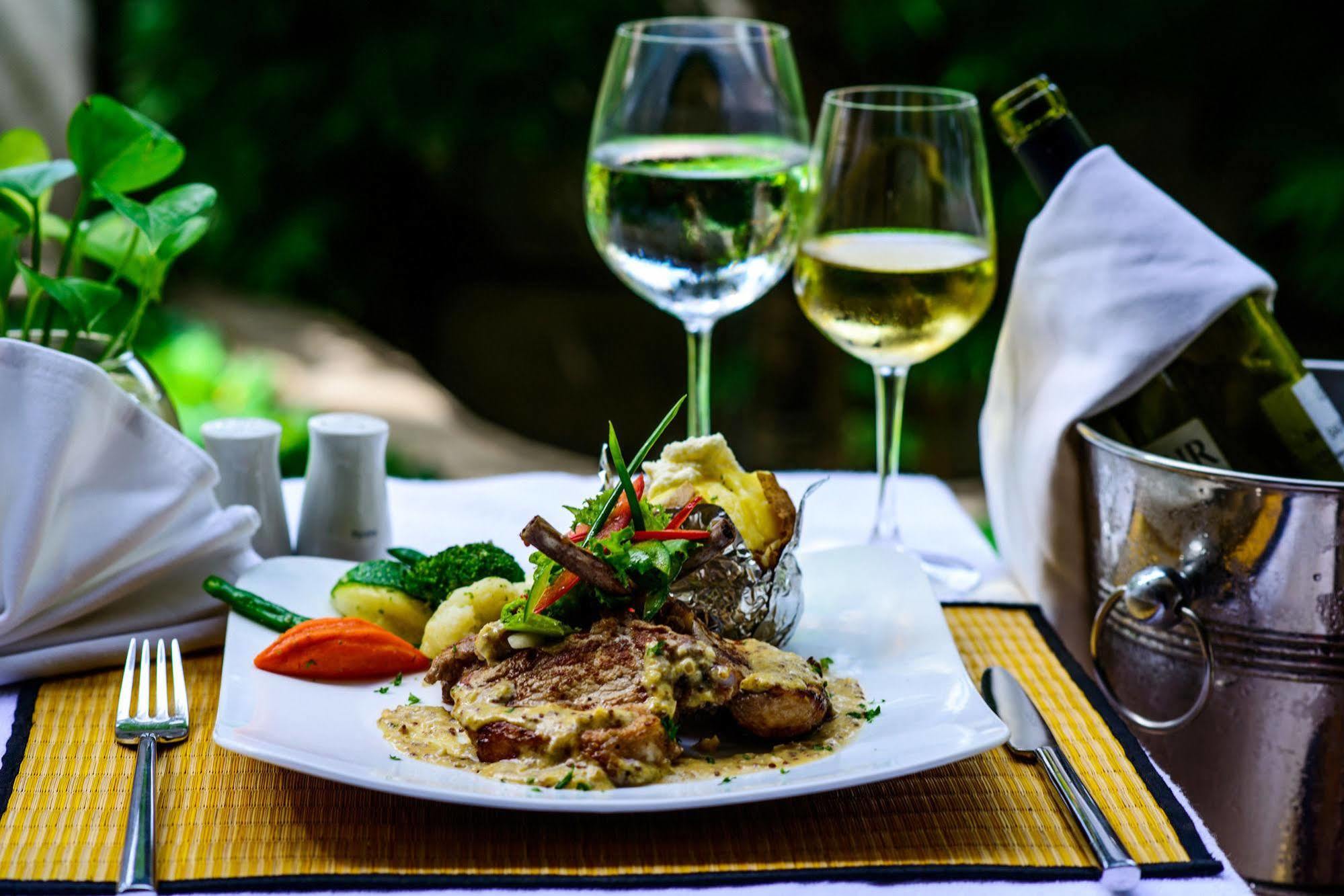 Charming Angkor Resort & Spa Siem Reap Buitenkant foto