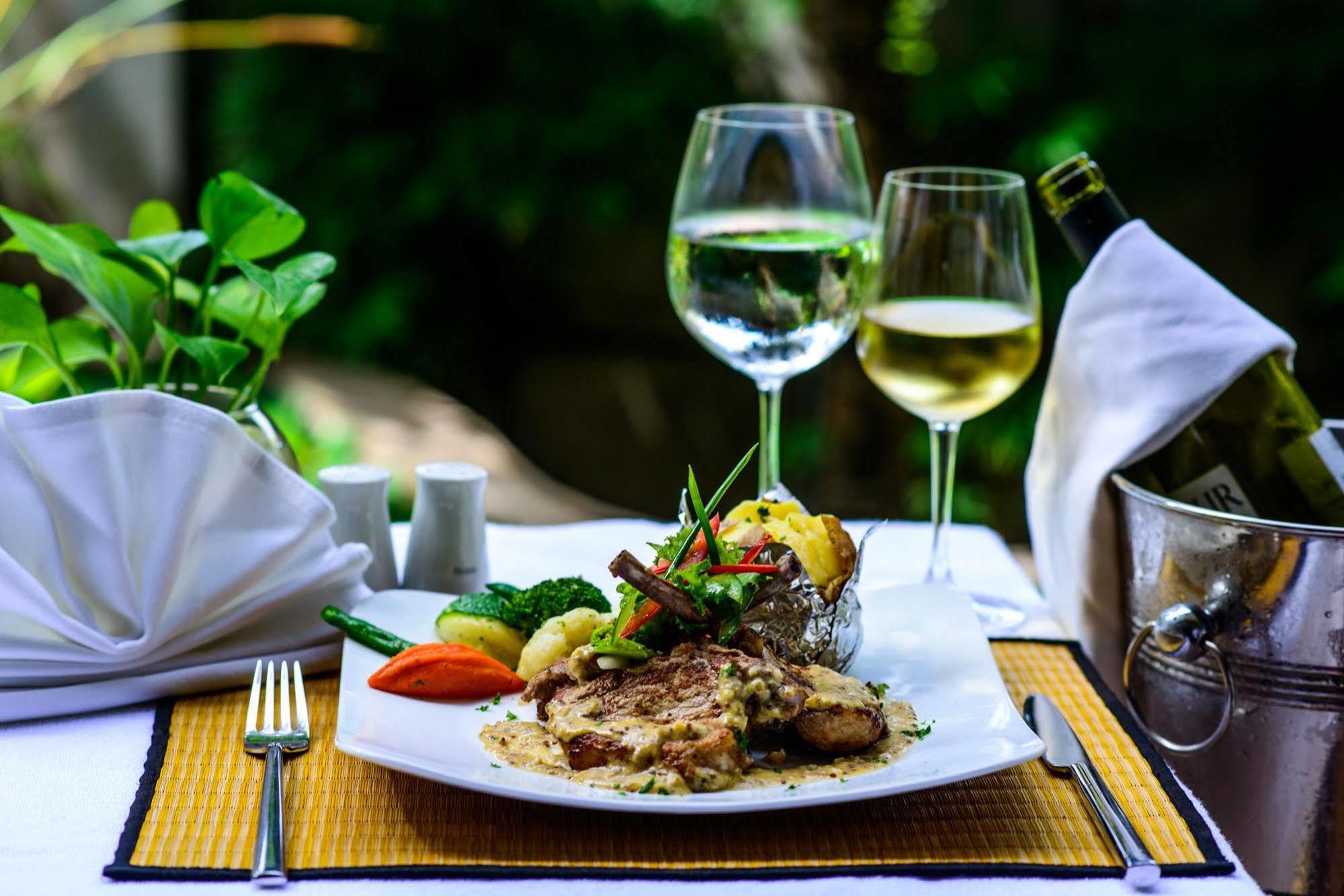 Charming Angkor Resort & Spa Siem Reap Buitenkant foto