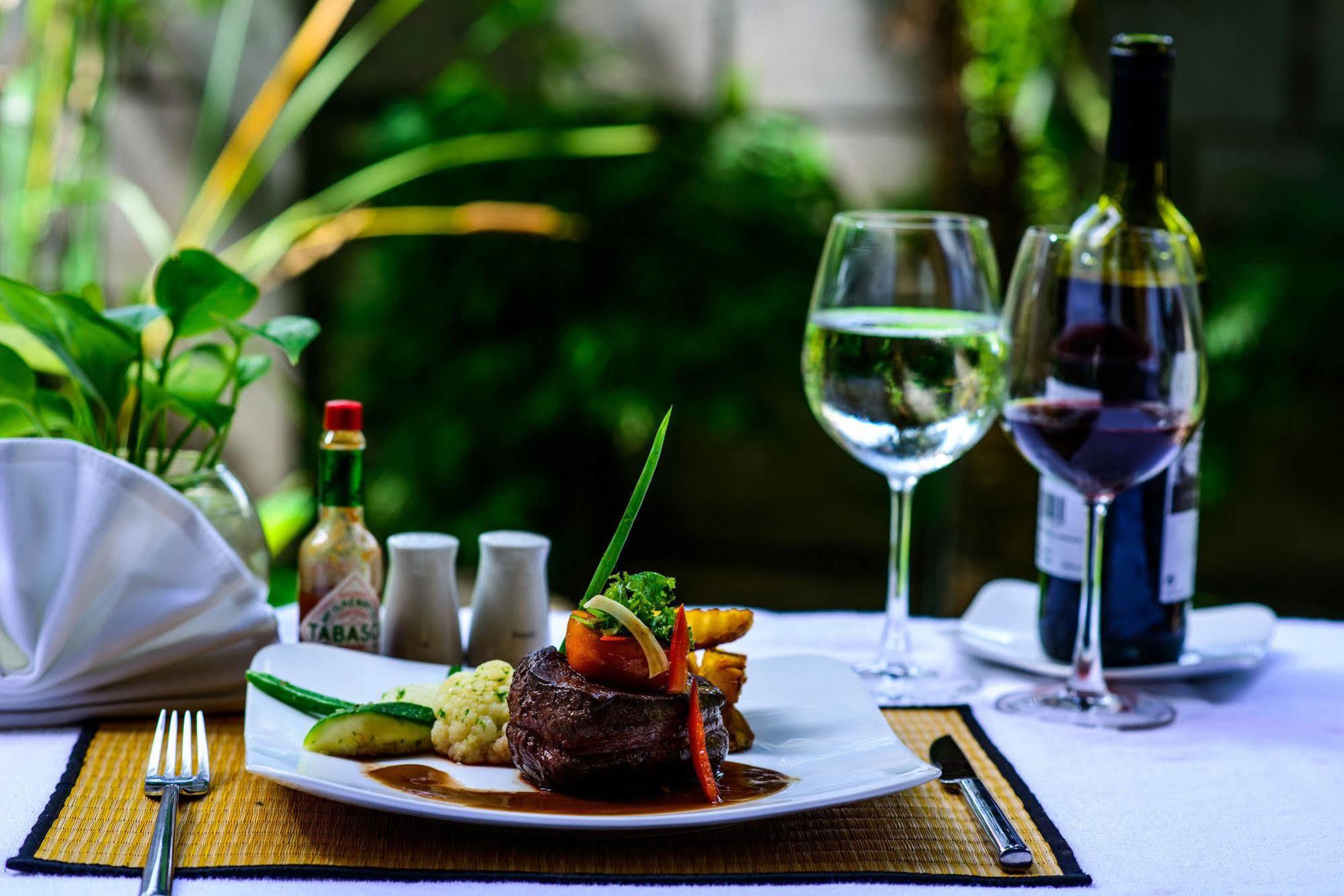 Charming Angkor Resort & Spa Siem Reap Buitenkant foto