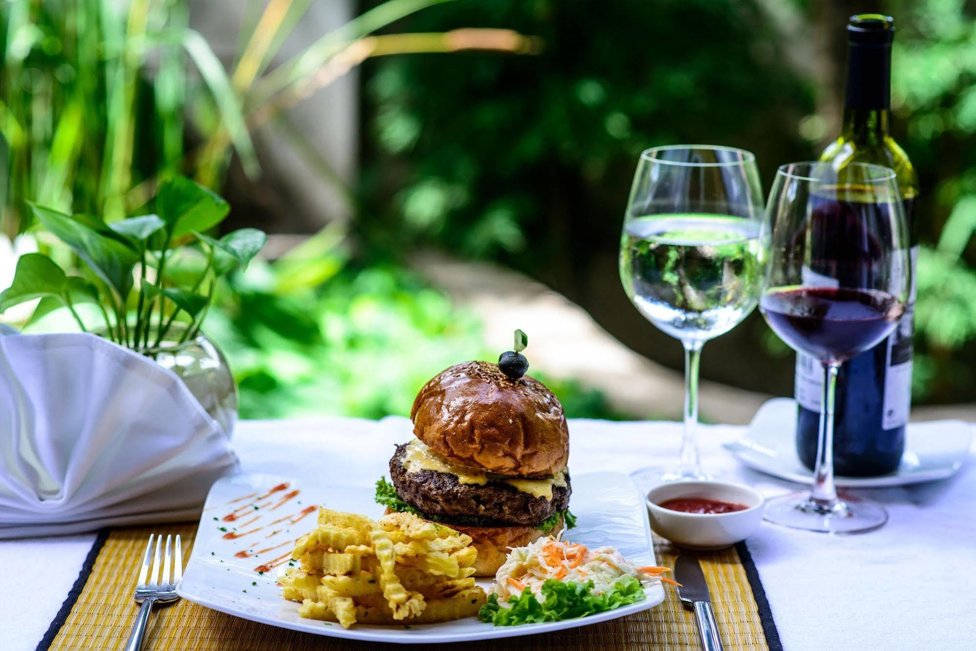 Charming Angkor Resort & Spa Siem Reap Buitenkant foto